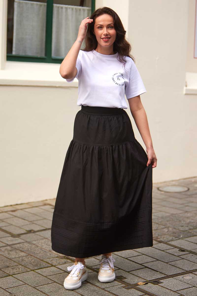 black maxi skirt