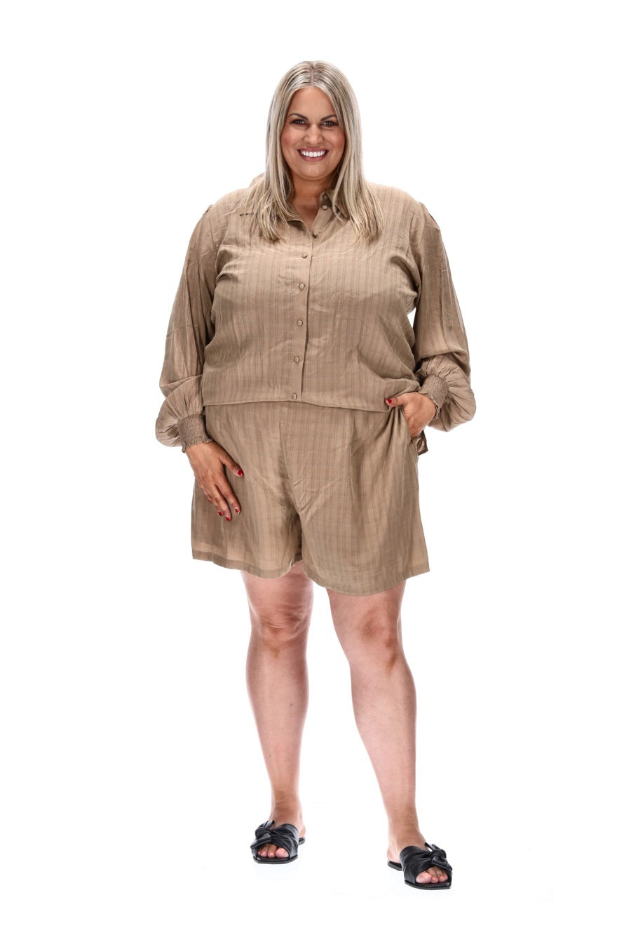 plus size beige shorts	