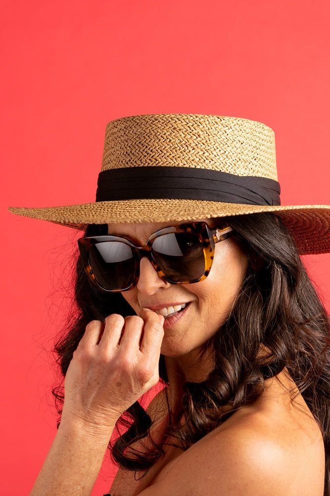 womens tan straw hat