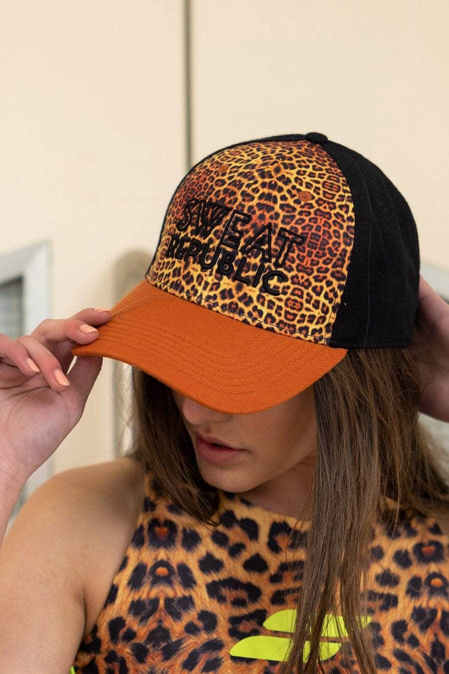 Black and leopard cap