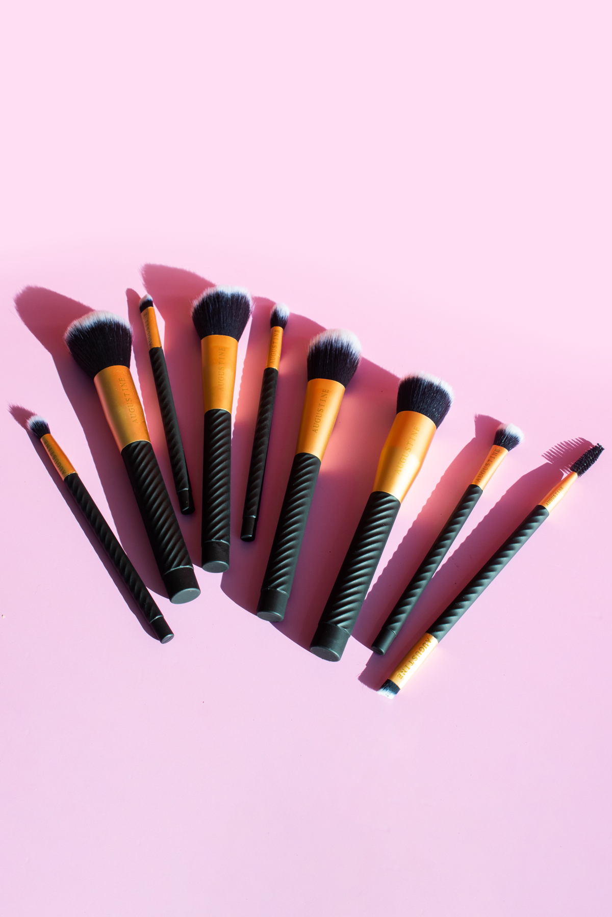 9 peice make up brush set in pink case