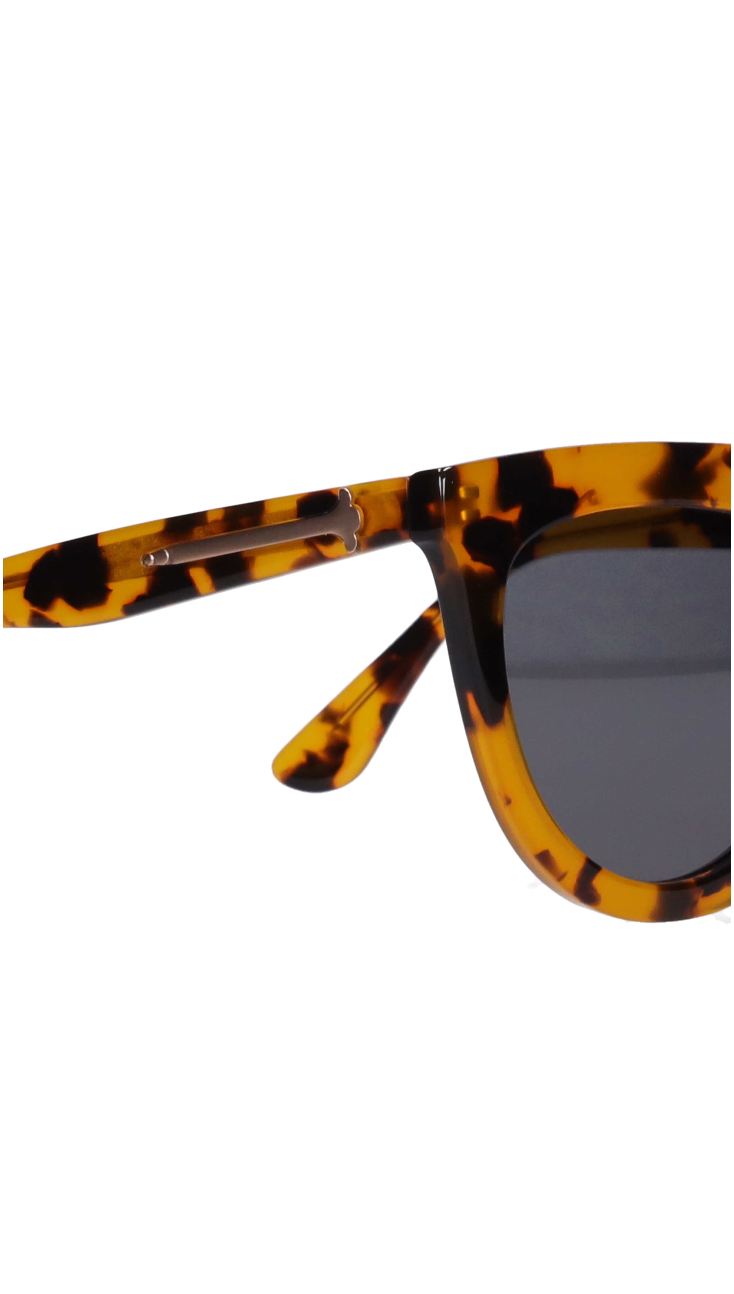 overized cat eye sunglasses in brown tortoise 